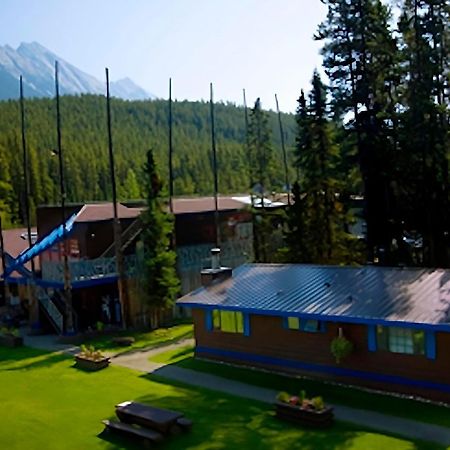 Sunwapta Falls Rocky Mountain Lodge Jasper Exterior foto