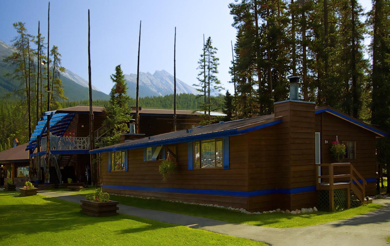 Sunwapta Falls Rocky Mountain Lodge Jasper Exterior foto